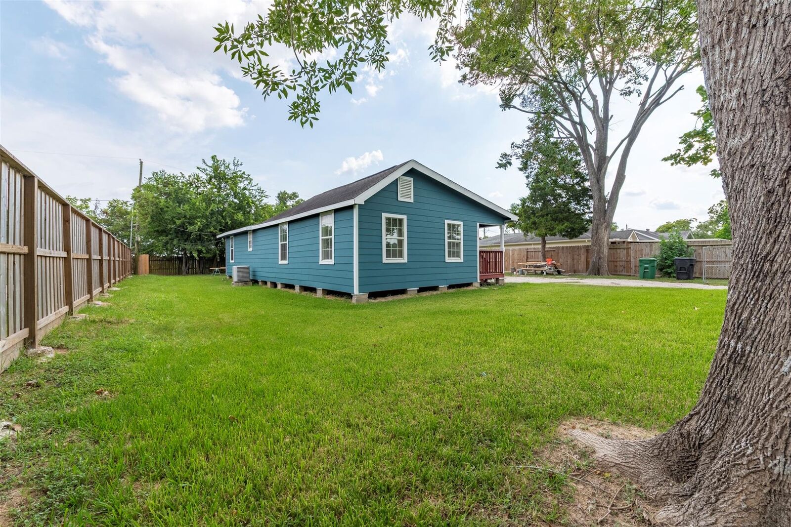 Property Photo: 6228 Trescon Drive TX 77048