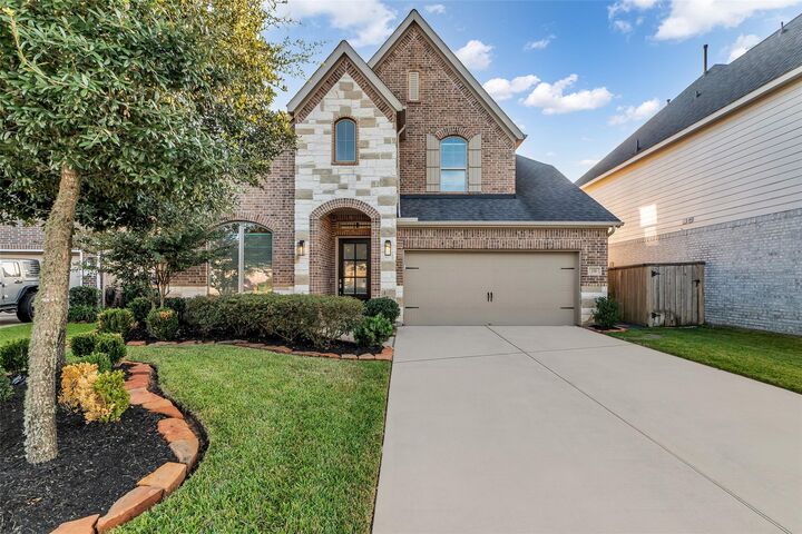 Property Photo:  138 S Carson Cub Court  TX 77316