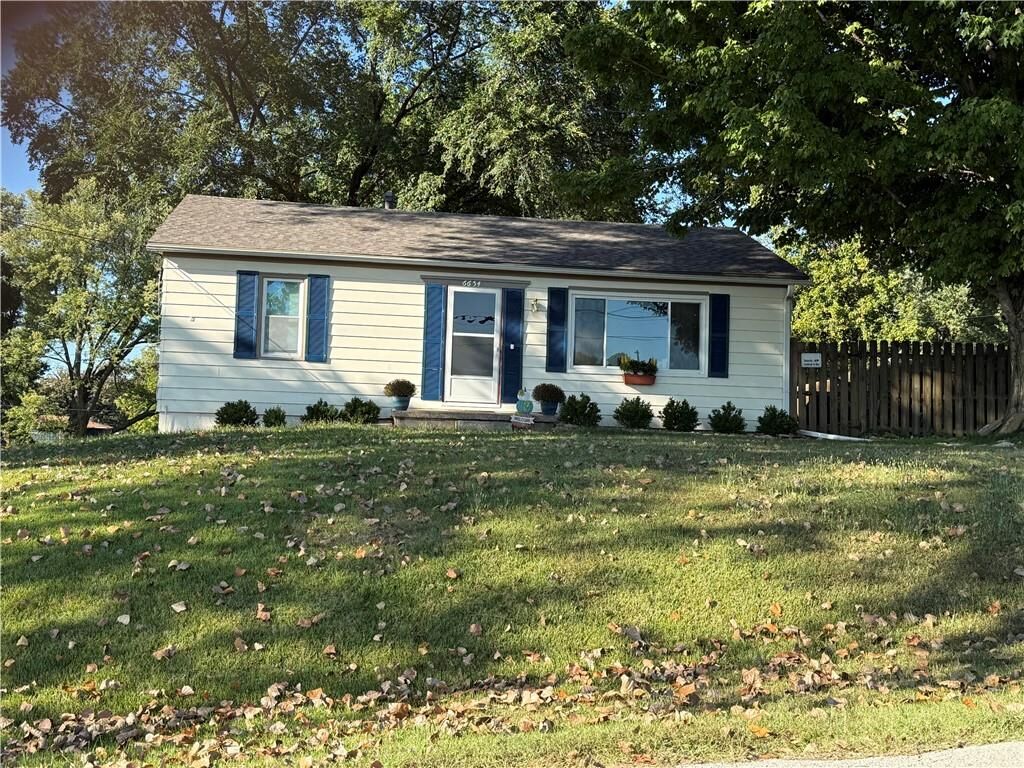 Property Photo: 6654 Cleveland Avenue KS 66104
