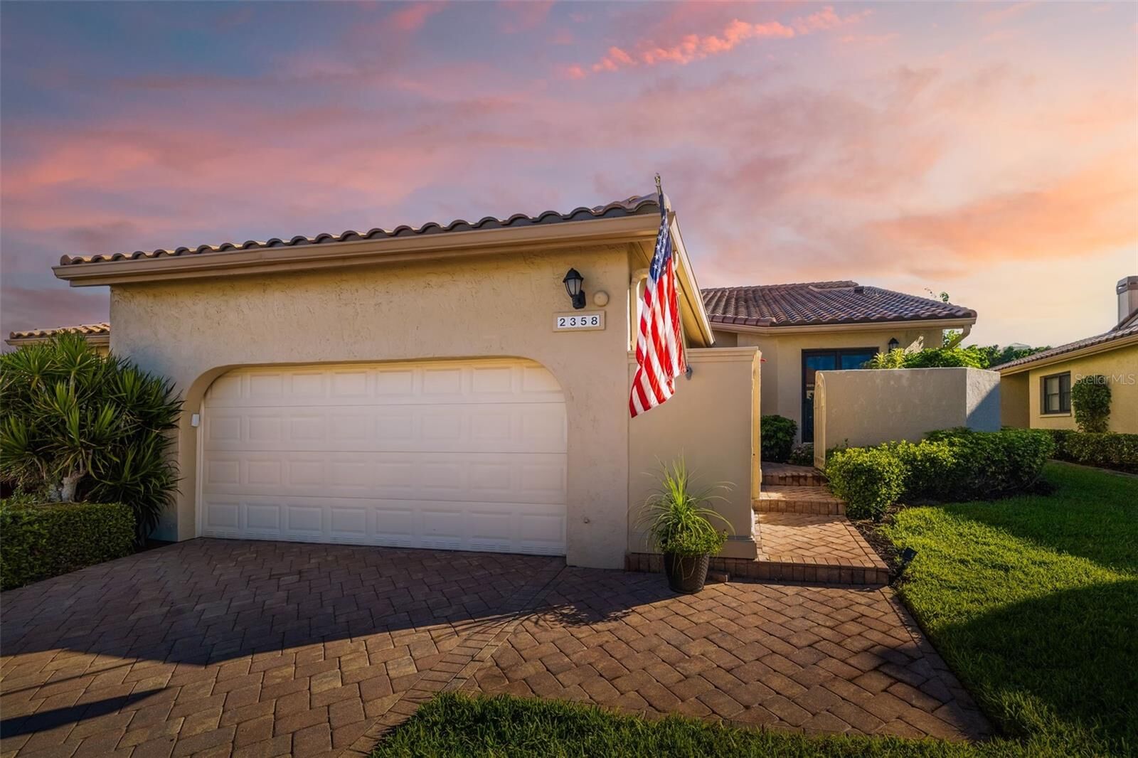 Property Photo: 2358 Harbour Oaks Drive FL 34228