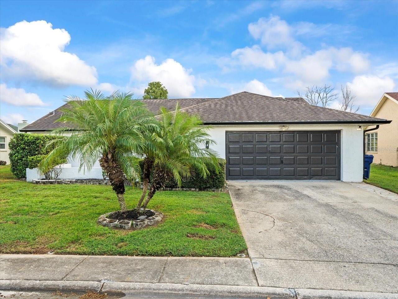 Property Photo: 7624 Summertree Lane FL 34653