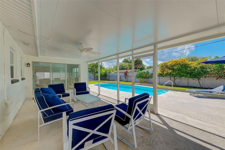 Property Photo:  2222 Overbrook Avenue N  FL 33770 