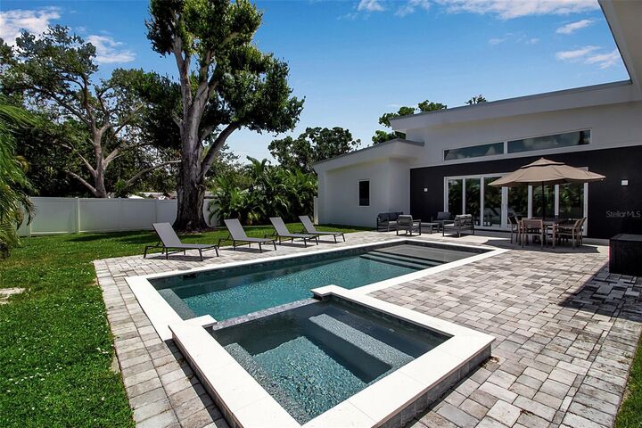 Property Photo:  2231 Wood Street  FL 34237 