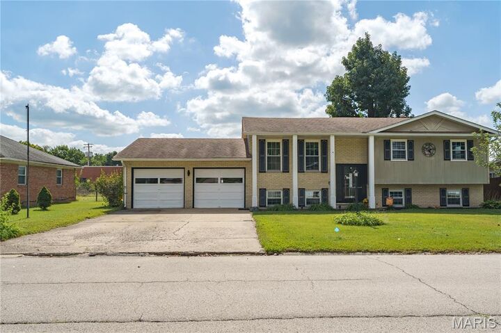 Property Photo:  2270 Clinton Drive  IL 62040 