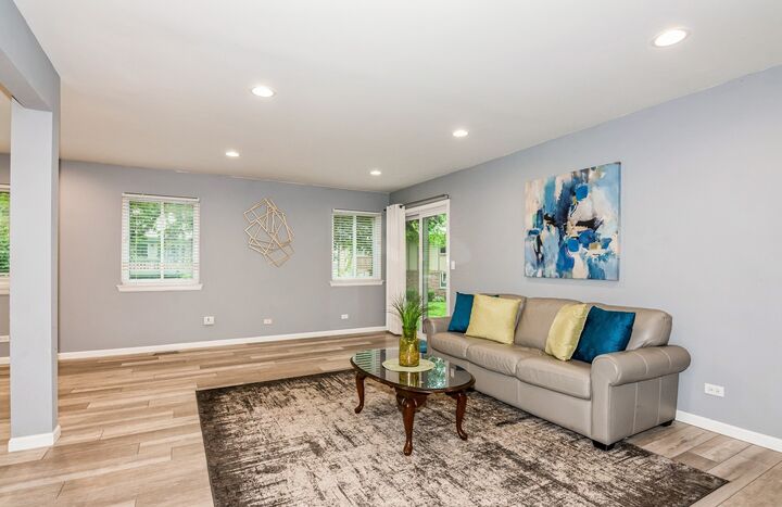 Property Photo: 1112 Auburn 1112 IL 60089