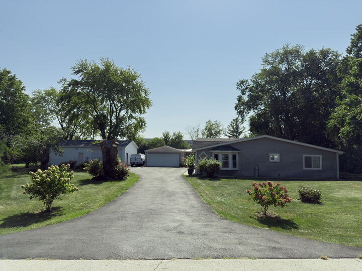 30W165 Estes Street  Naperville IL 60563 photo