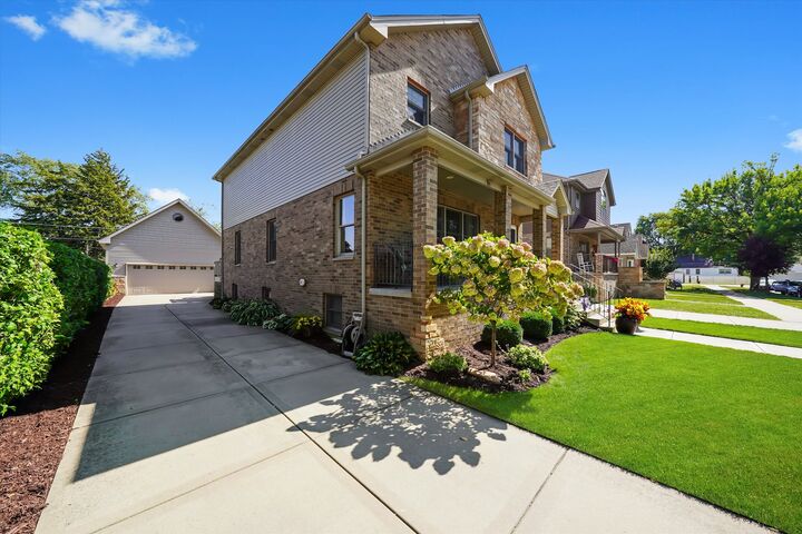 Property Photo:  11237 S Albany Avenue  IL 60655 