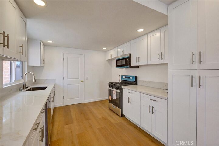 Property Photo:  1807 E Calstock  CA 90746 