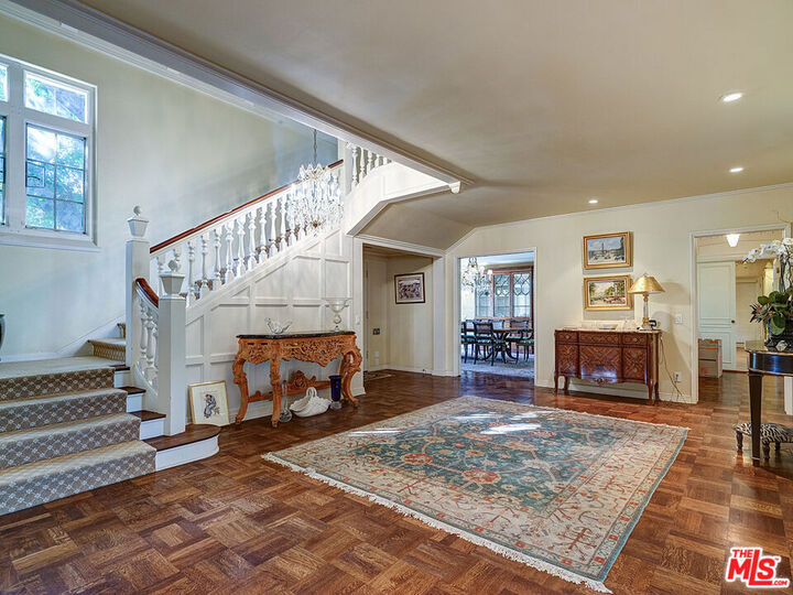 Property Photo: 322 N June Street CA 90004