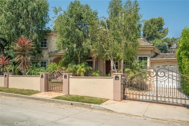 Property Photo:  4063 Benedict Canyon Drive  CA 91423 