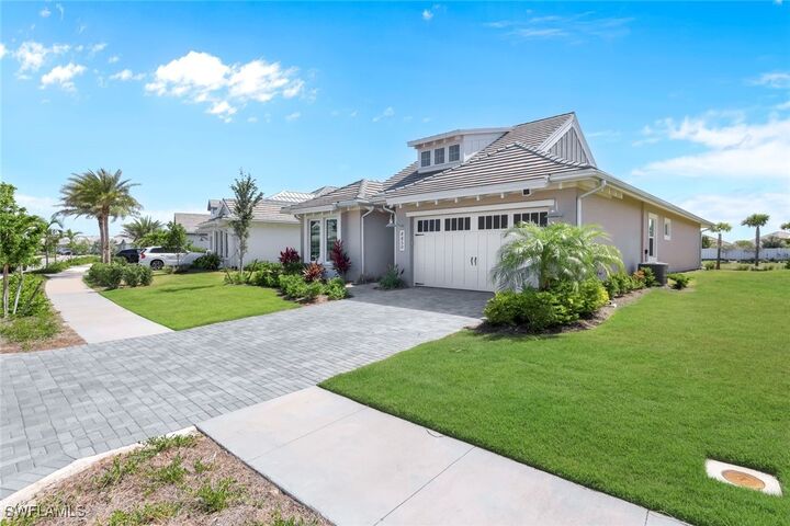 Property Photo:  8850 Calypso Court  FL 34112 