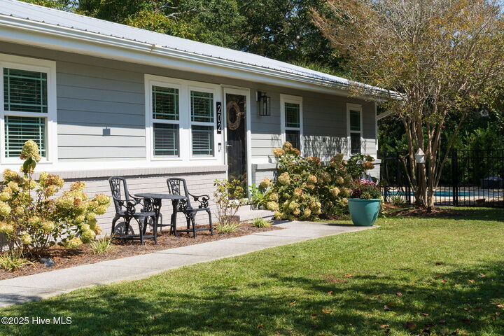 Property Photo:  202 NE 40th Street  NC 28465 