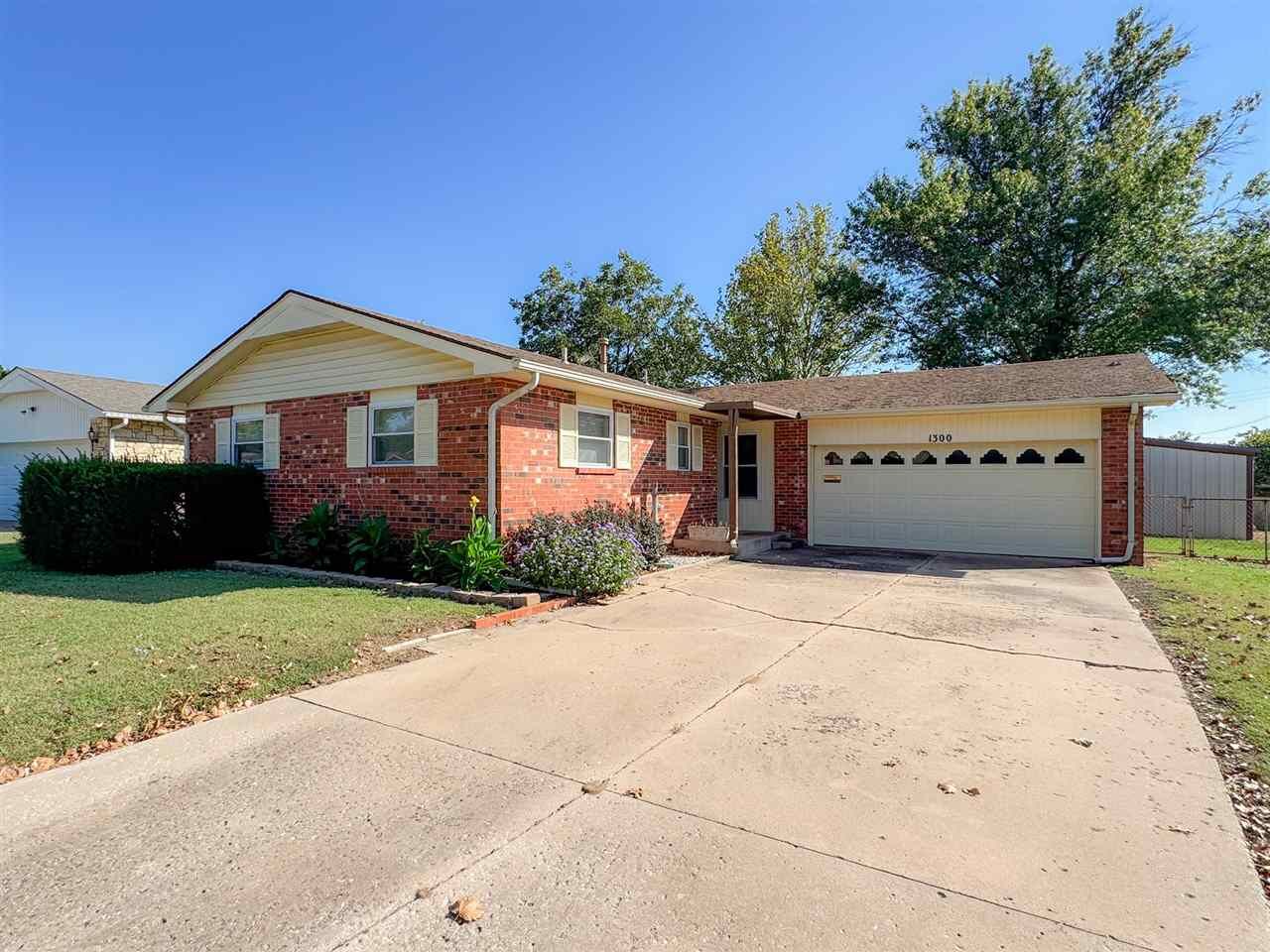 Property Photo:  1300 W Broadway  OK 74601 