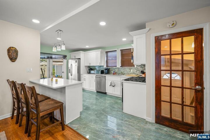Property Photo:  42 Quabeck Avenue  NJ 07111 