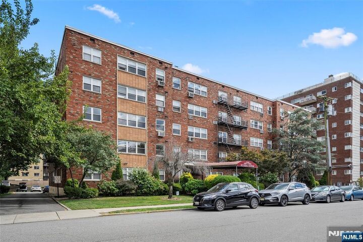 2200 Center Avenue D1  Fort Lee NJ 07024 photo