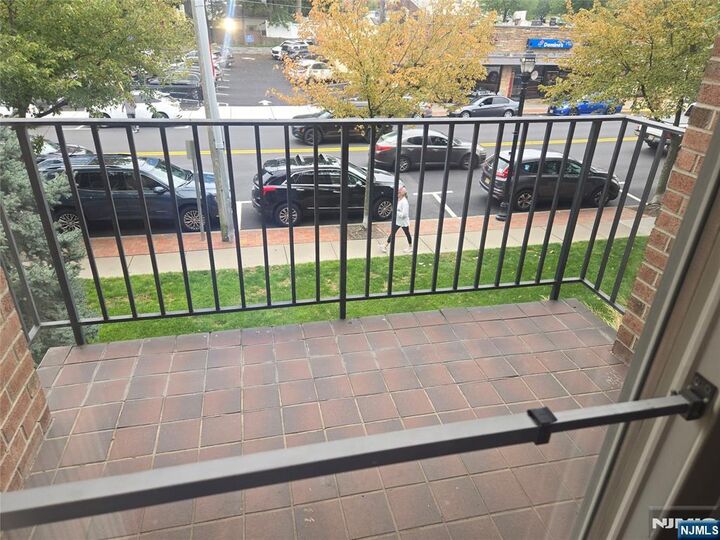 Property Photo:  289 Valley Boulevard 1A  NJ 07075 