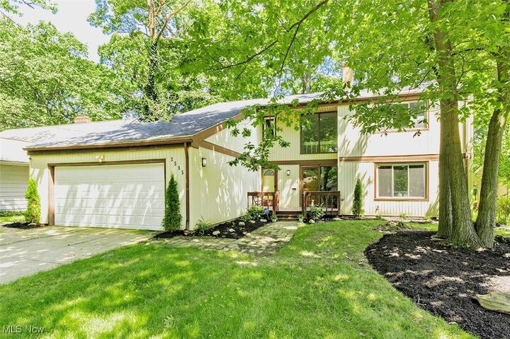 3595 Runnymede Boulevard  Cleveland OH 44121 photo