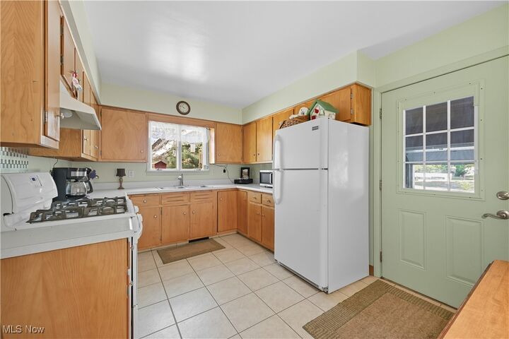 Property Photo:  2193 Howland Wilson Road NE  OH 44484 