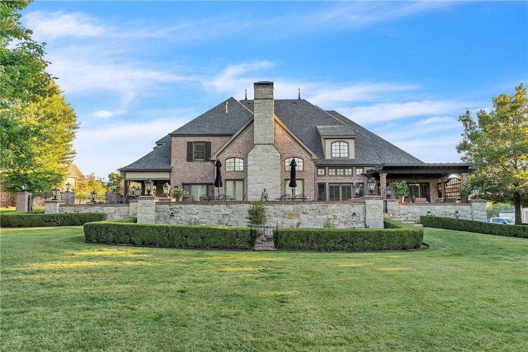 Property Photo:  5498 Clear Creek Boulevard  AR 72704 