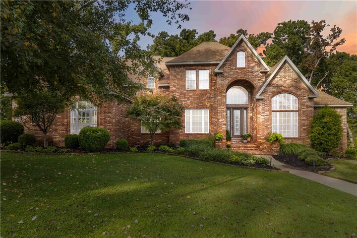 Property Photo:  219 Ridgefield Street  AR 72712