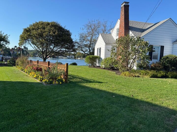 Property Photo:  12 Pond View Rd  MA 01904 