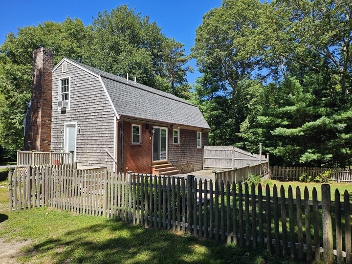 Property Photo:  526 Skunknet  MA 02632 