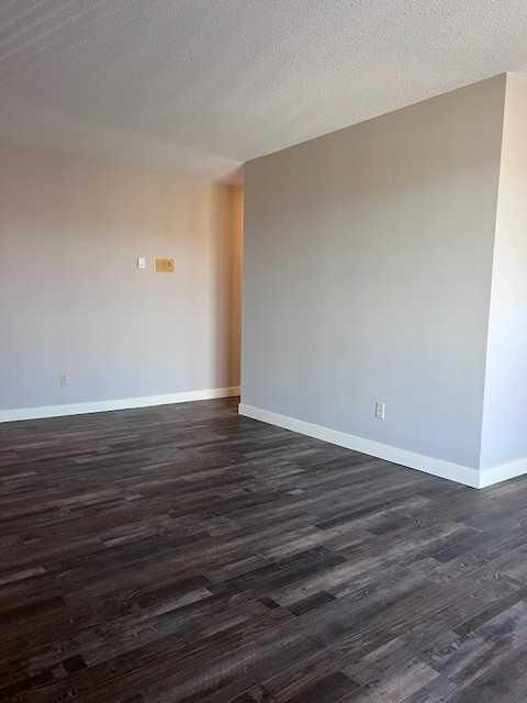 Property Photo:  49 Bennett Street 301  AB T4R 1V4 