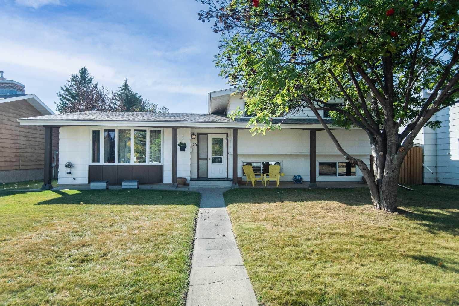Property Photo:  25 Oates Green  AB T4P 1V2 
