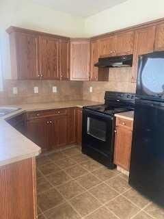 Property Photo:  90 Vold Close  AB T4R 0G4 