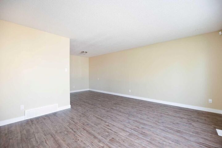 Property Photo:  9907 Gordon Avenue  AB T9H 2E3 