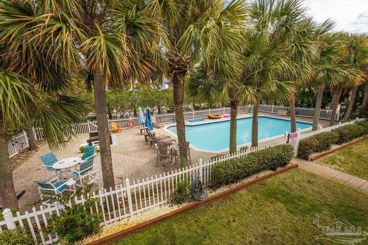 Property Photo:  1466 Sonata Ct  FL 32566 