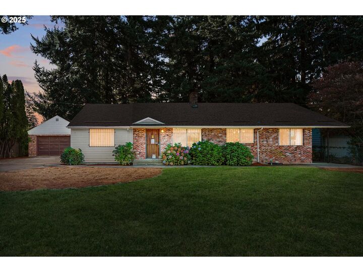 Property Photo:  15154 E Burnside St  OR 97233 