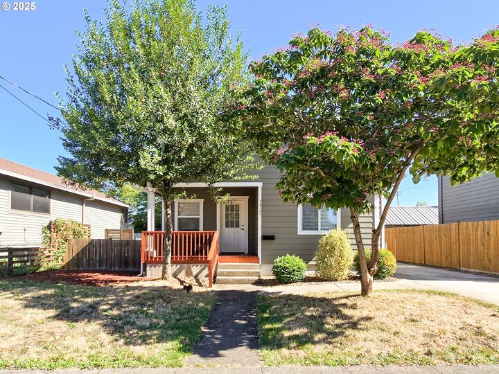 Property Photo:  3422 SE 53rd Ave  OR 97206 