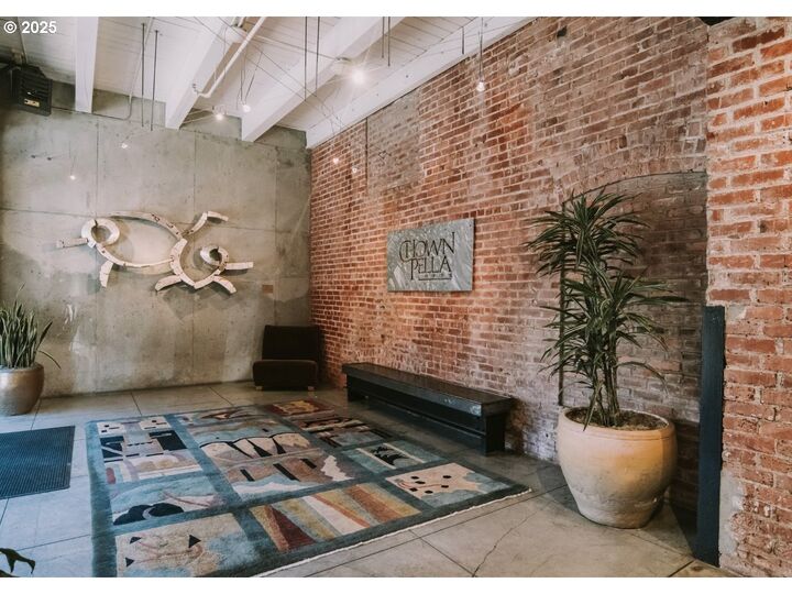 Property Photo:  416 NW 13th Ave NW 309  OR 97209 