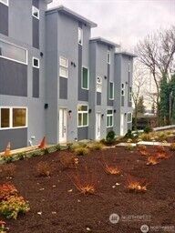 Property Photo:  1543  Boylston Avenue E  WA 98106 