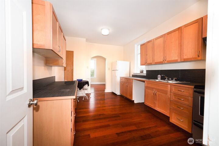 Property Photo: 1612 21st Street WA 98201