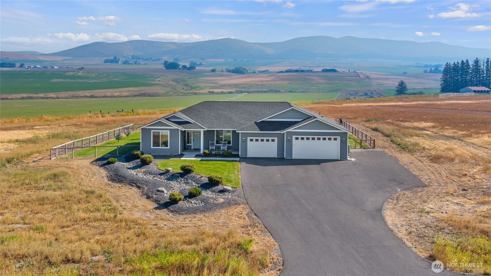 Property Photo:  330  Rolling Hill Drive  WA 98926 