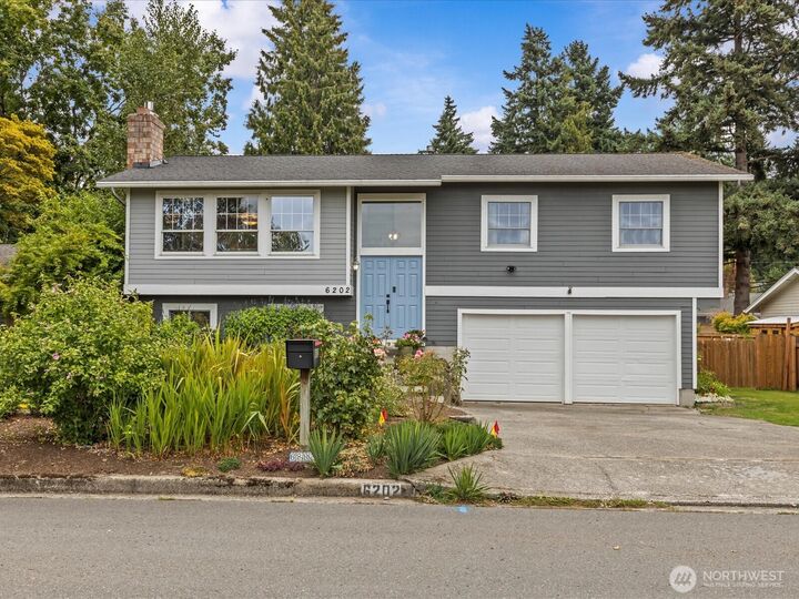 6202  120th Avenue NE  Kirkland WA 98033 photo
