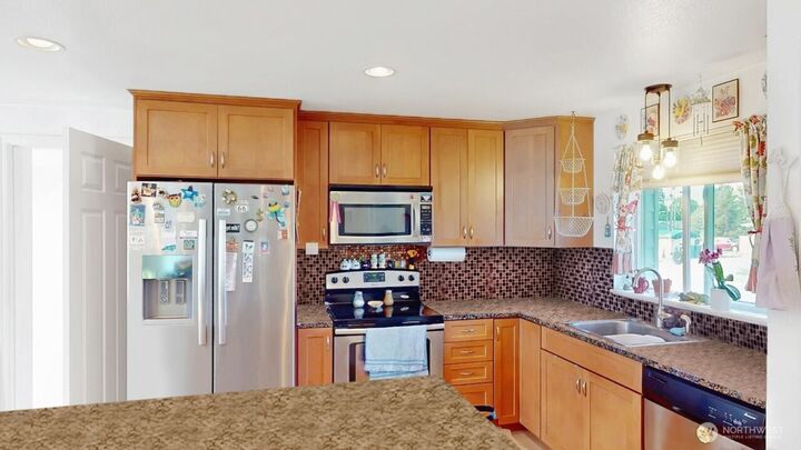 Property Photo:  2406 E Kincaid Street  WA 98274 