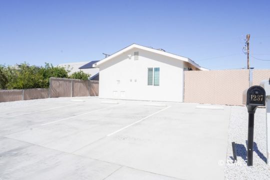 Property Photo:  1236 S Farragut St  CA 93555 