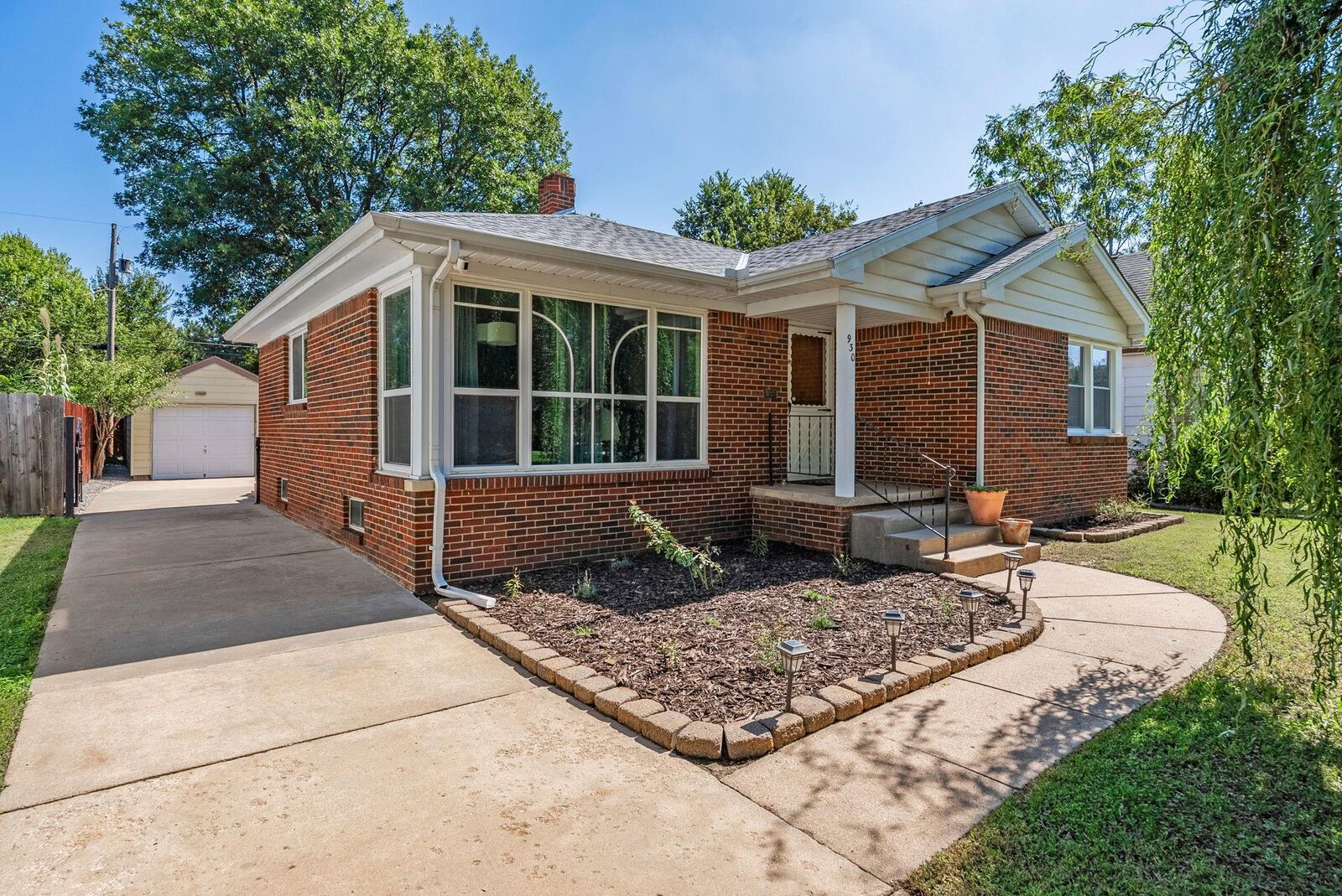 Property Photo:  930 N Crestway Ave  KS 67208 