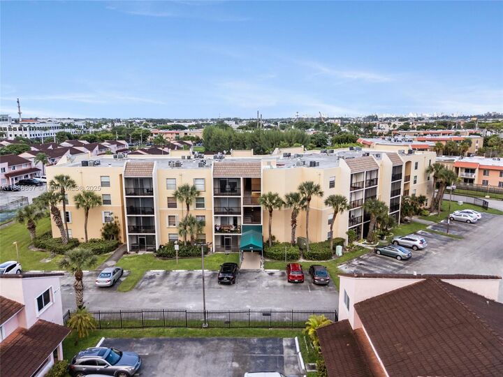 Property Photo:  8005 Lake Dr 404  FL 33166 