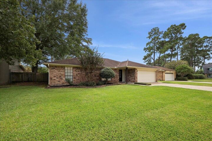 Property Photo: 2207 Spring Oak TX 77632