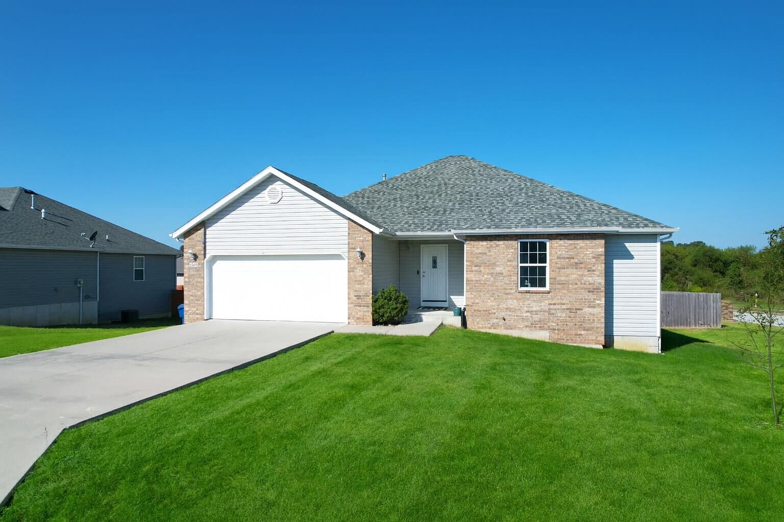 Property Photo:  145 N Walnut Avenue  MO 65742