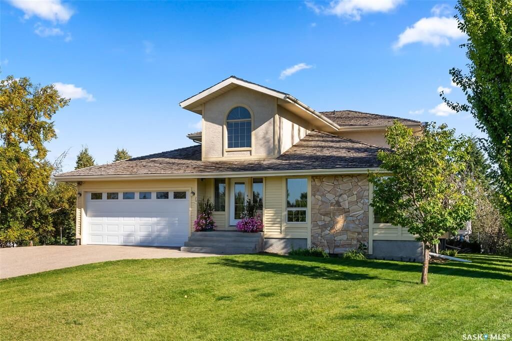Property Photo:  20 Sapphire Bay  SK S4L 1A8 