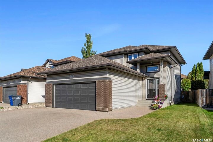Property Photo:  127 Dulmage Crescent  SK S7T 0C7 