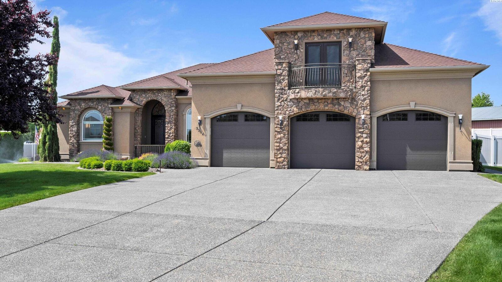 Property Photo:  3304 Sorento Ct.  WA 99301 