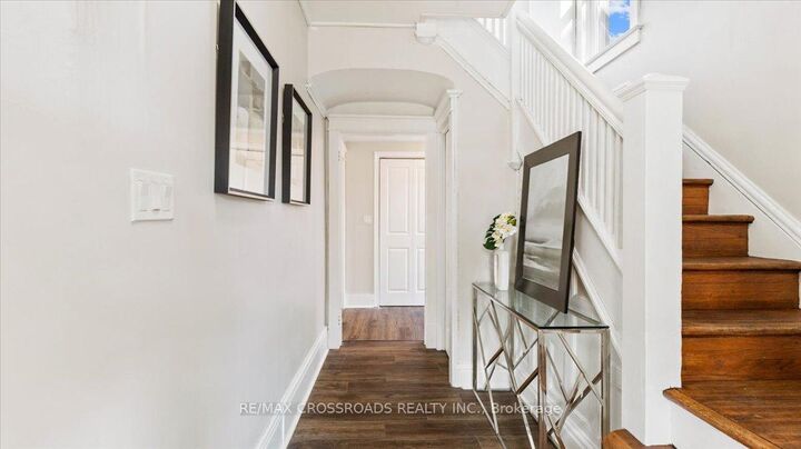 Property Photo: 24 Catharine Street ON K8P 1L2