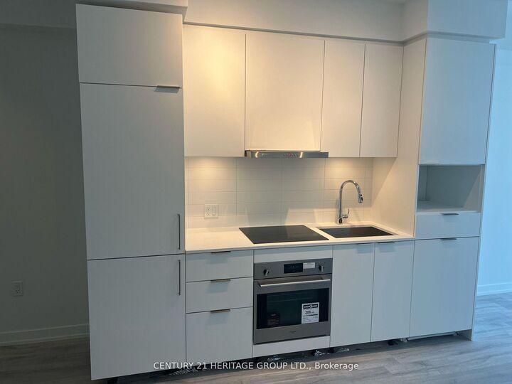 Property Photo:  8 Olympic Garden Drive 3109  ON M2M 0B9 