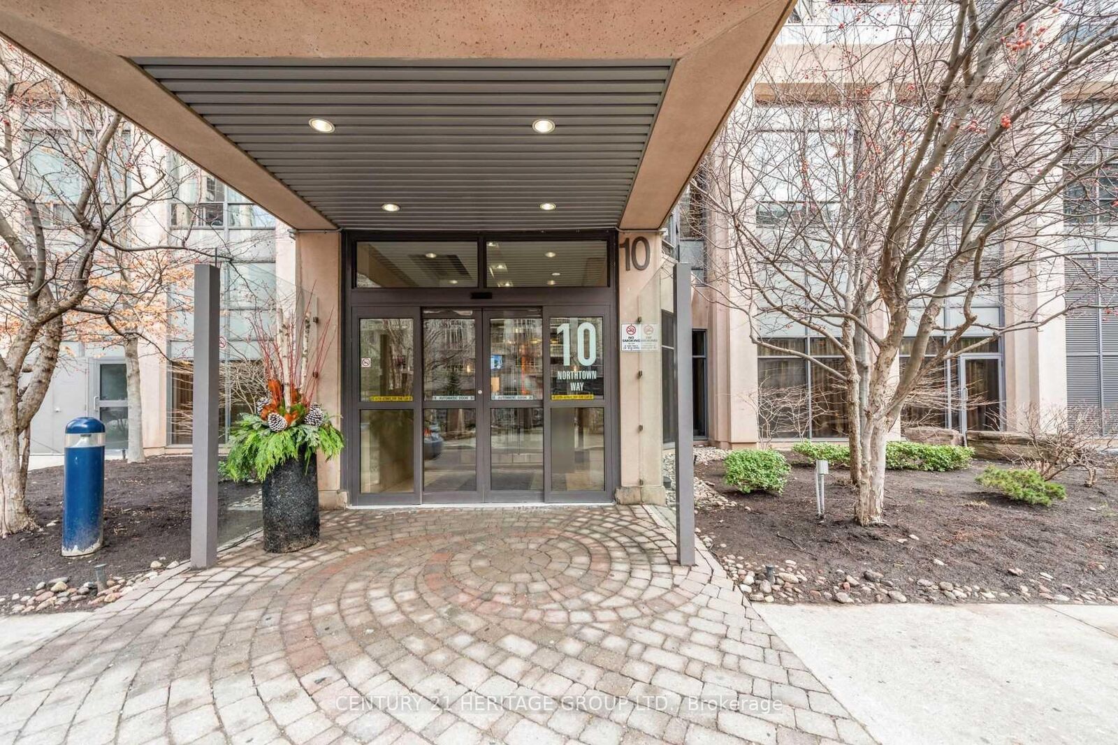 Property Photo:  10 Northtown Way Sph14  ON M2N 7L4 